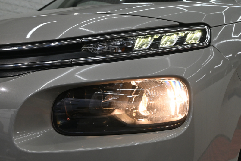 シトロエン ベルランゴ ｼｬｲﾝ　1ｵﾅ Pｽﾀ ﾊﾟｰｷﾝｸﾞｾﾝｻｰ BSM ﾊﾟﾉﾗﾏR ﾌｧﾌﾞﾘｯｸｼｰﾄ 純正ﾀｯﾁｽｸﾘｰﾝ ﾅﾋﾞTV BTｵｰﾃﾞｨｵ＆TEL CarPlay ｱﾝﾋﾞｴﾝｽﾗｲﾄ 純正16ｲﾝﾁAW　2年保証付