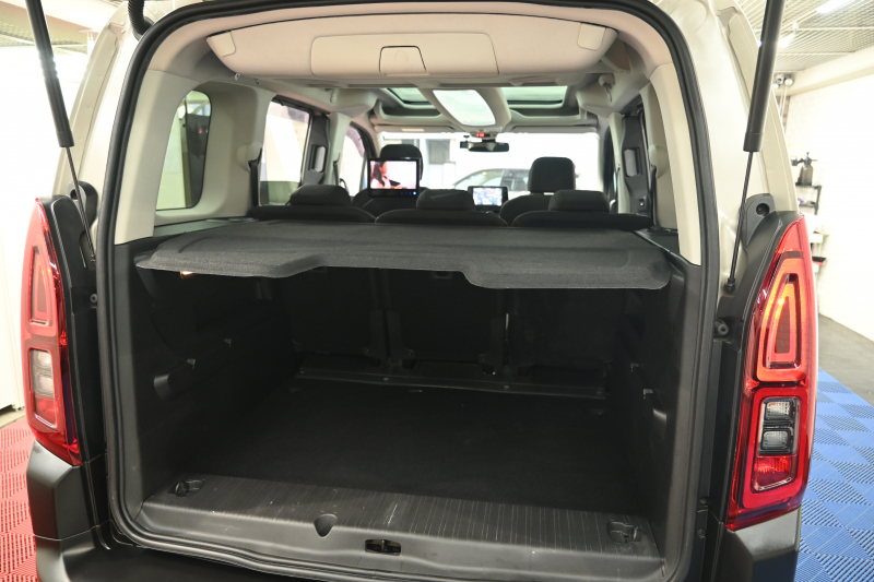 シトロエン ベルランゴ ｼｬｲﾝ　1ｵﾅ Pｽﾀ ﾊﾟｰｷﾝｸﾞｾﾝｻｰ BSM ﾊﾟﾉﾗﾏR ﾌｧﾌﾞﾘｯｸｼｰﾄ 純正ﾀｯﾁｽｸﾘｰﾝ ﾅﾋﾞTV BTｵｰﾃﾞｨｵ＆TEL CarPlay ｱﾝﾋﾞｴﾝｽﾗｲﾄ 純正16ｲﾝﾁAW　2年保証付