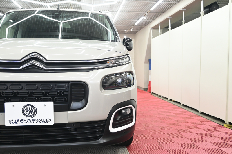 シトロエン ベルランゴ ｼｬｲﾝ　1ｵﾅ Pｽﾀ ﾊﾟｰｷﾝｸﾞｾﾝｻｰ BSM ﾊﾟﾉﾗﾏR ﾌｧﾌﾞﾘｯｸｼｰﾄ 純正ﾀｯﾁｽｸﾘｰﾝ ﾅﾋﾞTV BTｵｰﾃﾞｨｵ＆TEL CarPlay ｱﾝﾋﾞｴﾝｽﾗｲﾄ 純正16ｲﾝﾁAW　2年保証付