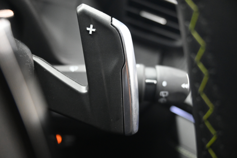 プジョー 208 GT　ACC LPA LKA BSM Pｽﾀ ECO ﾊｰﾌﾚｻﾞｰ 7ｲﾝﾁﾀｯﾁｽｸﾘｰﾝ CarPlay ﾅﾋﾞTV ﾌﾙｾｸﾞ Bｶﾒﾗ 17ｲﾝﾁAW ﾌﾙLEDﾗｲﾄ　2年保証付