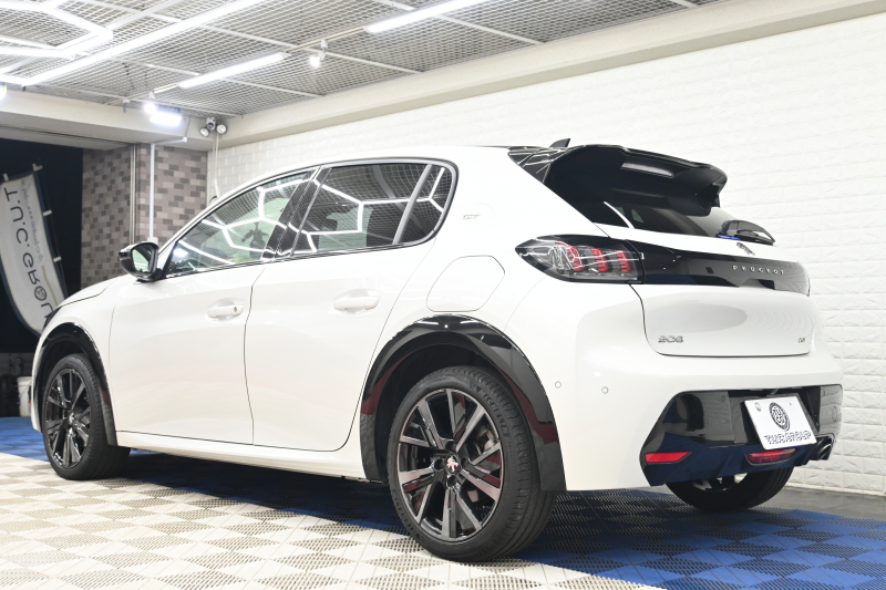 プジョー 208 GT　ACC LPA LKA BSM Pｽﾀ ECO ﾊｰﾌﾚｻﾞｰ 7ｲﾝﾁﾀｯﾁｽｸﾘｰﾝ CarPlay ﾅﾋﾞTV ﾌﾙｾｸﾞ Bｶﾒﾗ 17ｲﾝﾁAW ﾌﾙLEDﾗｲﾄ　2年保証付