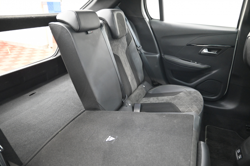 プジョー 208 GT　ACC LPA LKA BSM Pｽﾀ ECO ﾊｰﾌﾚｻﾞｰ 7ｲﾝﾁﾀｯﾁｽｸﾘｰﾝ CarPlay ﾅﾋﾞTV ﾌﾙｾｸﾞ Bｶﾒﾗ 17ｲﾝﾁAW ﾌﾙLEDﾗｲﾄ　2年保証付