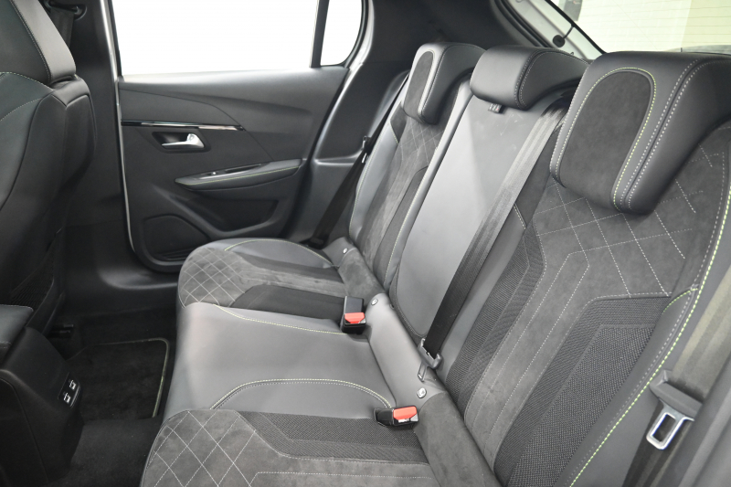 プジョー 208 GT　ACC LPA LKA BSM Pｽﾀ ECO ﾊｰﾌﾚｻﾞｰ 7ｲﾝﾁﾀｯﾁｽｸﾘｰﾝ CarPlay ﾅﾋﾞTV ﾌﾙｾｸﾞ Bｶﾒﾗ 17ｲﾝﾁAW ﾌﾙLEDﾗｲﾄ　2年保証付