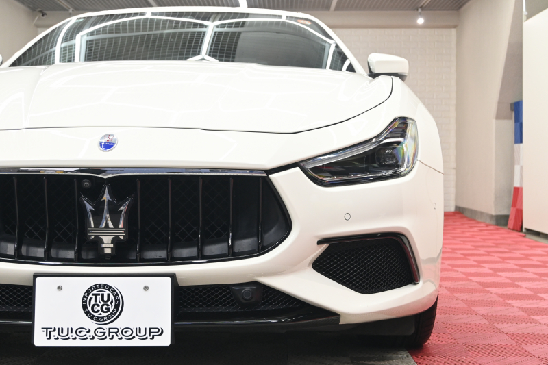 マセラティ ギブリ ｸﾞﾗﾝｽﾎﾟｰﾂ ﾄﾞﾗｲﾊﾞｰｽﾞｱｼｽﾀﾝｽ&ﾂｰﾘﾝｸﾞP　後期 ACC BSM LKA 赤革 ｻﾝﾙｰﾌ 8.4ｲﾝﾁMTC+ CarPlay 自動ﾄﾗﾝｸ 20ｲﾝﾁｳﾗｰﾉAW ｽｶｲﾌｯｸｻｽ LED　2年保証付