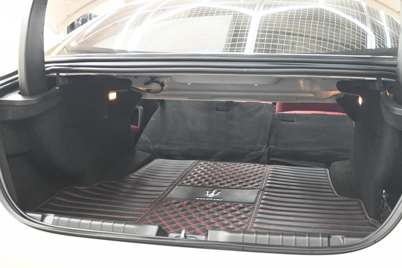 マセラティ ギブリ ｸﾞﾗﾝｽﾎﾟｰﾂ ﾄﾞﾗｲﾊﾞｰｽﾞｱｼｽﾀﾝｽ&ﾂｰﾘﾝｸﾞP　後期 ACC BSM LKA 赤革 ｻﾝﾙｰﾌ 8.4ｲﾝﾁMTC+ CarPlay 自動ﾄﾗﾝｸ 20ｲﾝﾁｳﾗｰﾉAW ｽｶｲﾌｯｸｻｽ LED　2年保証付