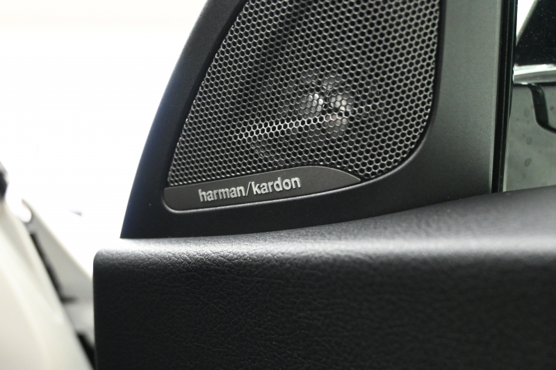 BMW Mシリーズ M2 ｺﾝﾍﾟﾃｨｼｮﾝ　正規D車 1ｵｰﾅｰ 後期LCI ｺﾝﾌｫｰﾄA ｲﾝﾃﾘｼﾞｪﾝﾄS 黒革 純正iDriveﾅﾋﾞ harman/kardon 純正19ｲﾝﾁAW　2年保証付