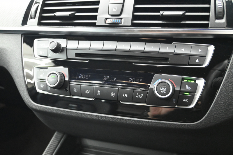 BMW Mシリーズ M2 ｺﾝﾍﾟﾃｨｼｮﾝ　正規D車 1ｵｰﾅｰ 後期LCI ｺﾝﾌｫｰﾄA ｲﾝﾃﾘｼﾞｪﾝﾄS 黒革 純正iDriveﾅﾋﾞ harman/kardon 純正19ｲﾝﾁAW　2年保証付