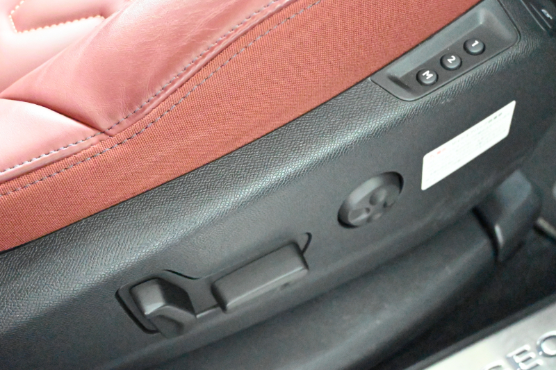 プジョー 3008 3008 GT ﾌﾞﾙｰHDi ﾚｯﾄﾞﾅｯﾊﾟ　特別仕様 後期ﾓﾃﾞﾙ ACC LKA 赤革 ﾊﾟﾉﾗﾏSR 純正ﾅﾋﾞTV CarPlay 360ﾋﾞｼﾞｮﾝ 前後ｺｰﾅｰｾﾝｻｰ 純正18ｲﾝﾁAW LEDﾗｲﾄ　2年保証付