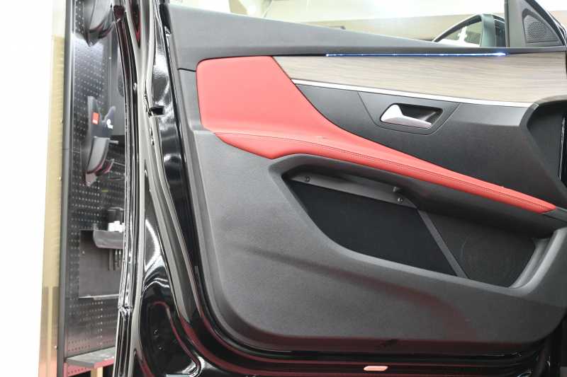 プジョー 3008 3008 GT ﾌﾞﾙｰHDi ﾚｯﾄﾞﾅｯﾊﾟ　特別仕様 後期ﾓﾃﾞﾙ ACC LKA 赤革 ﾊﾟﾉﾗﾏSR 純正ﾅﾋﾞTV CarPlay 360ﾋﾞｼﾞｮﾝ 前後ｺｰﾅｰｾﾝｻｰ 純正18ｲﾝﾁAW LEDﾗｲﾄ　2年保証付