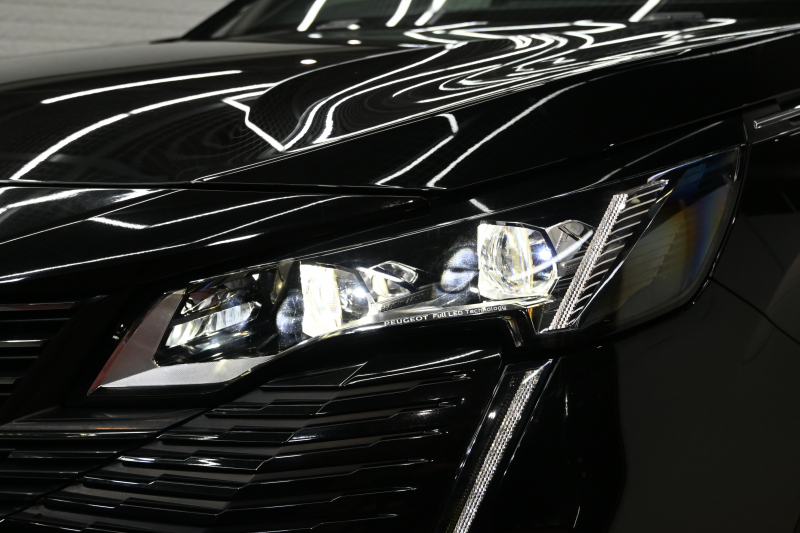 プジョー 3008 3008 GT ﾌﾞﾙｰHDi ﾚｯﾄﾞﾅｯﾊﾟ　特別仕様 後期ﾓﾃﾞﾙ ACC LKA 赤革 ﾊﾟﾉﾗﾏSR 純正ﾅﾋﾞTV CarPlay 360ﾋﾞｼﾞｮﾝ 前後ｺｰﾅｰｾﾝｻｰ 純正18ｲﾝﾁAW LEDﾗｲﾄ　2年保証付