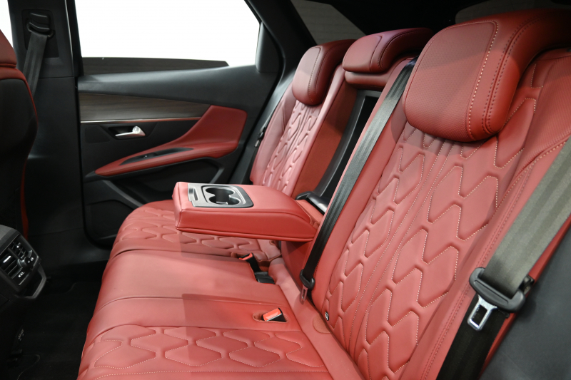 プジョー 3008 3008 GT ﾌﾞﾙｰHDi ﾚｯﾄﾞﾅｯﾊﾟ　特別仕様 後期ﾓﾃﾞﾙ ACC LKA 赤革 ﾊﾟﾉﾗﾏSR 純正ﾅﾋﾞTV CarPlay 360ﾋﾞｼﾞｮﾝ 前後ｺｰﾅｰｾﾝｻｰ 純正18ｲﾝﾁAW LEDﾗｲﾄ　2年保証付