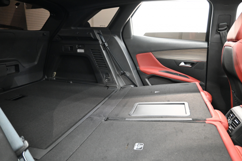 プジョー 3008 3008 GT ﾌﾞﾙｰHDi ﾚｯﾄﾞﾅｯﾊﾟ　特別仕様 後期ﾓﾃﾞﾙ ACC LKA 赤革 ﾊﾟﾉﾗﾏSR 純正ﾅﾋﾞTV CarPlay 360ﾋﾞｼﾞｮﾝ 前後ｺｰﾅｰｾﾝｻｰ 純正18ｲﾝﾁAW LEDﾗｲﾄ　2年保証付