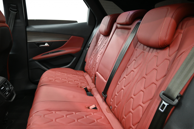 プジョー 3008 3008 GT ﾌﾞﾙｰHDi ﾚｯﾄﾞﾅｯﾊﾟ　特別仕様 後期ﾓﾃﾞﾙ ACC LKA 赤革 ﾊﾟﾉﾗﾏSR 純正ﾅﾋﾞTV CarPlay 360ﾋﾞｼﾞｮﾝ 前後ｺｰﾅｰｾﾝｻｰ 純正18ｲﾝﾁAW LEDﾗｲﾄ　2年保証付