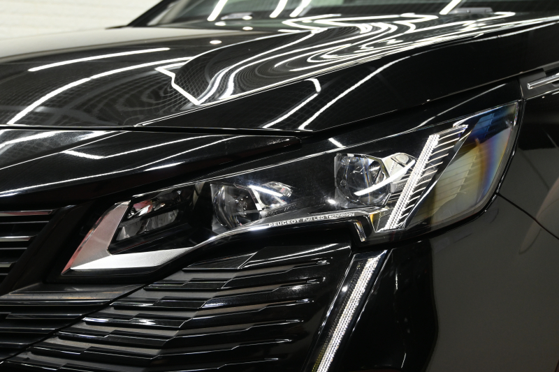 プジョー 3008 3008 GT ﾌﾞﾙｰHDi ﾚｯﾄﾞﾅｯﾊﾟ　特別仕様 後期ﾓﾃﾞﾙ ACC LKA 赤革 ﾊﾟﾉﾗﾏSR 純正ﾅﾋﾞTV CarPlay 360ﾋﾞｼﾞｮﾝ 前後ｺｰﾅｰｾﾝｻｰ 純正18ｲﾝﾁAW LEDﾗｲﾄ　2年保証付