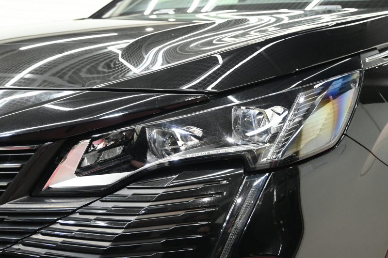 プジョー 3008 3008 GT ﾌﾞﾙｰHDi ﾚｯﾄﾞﾅｯﾊﾟ　特別仕様 後期ﾓﾃﾞﾙ ACC LKA 赤革 ﾊﾟﾉﾗﾏSR 純正ﾅﾋﾞTV CarPlay 360ﾋﾞｼﾞｮﾝ 前後ｺｰﾅｰｾﾝｻｰ 純正18ｲﾝﾁAW LEDﾗｲﾄ　2年保証付