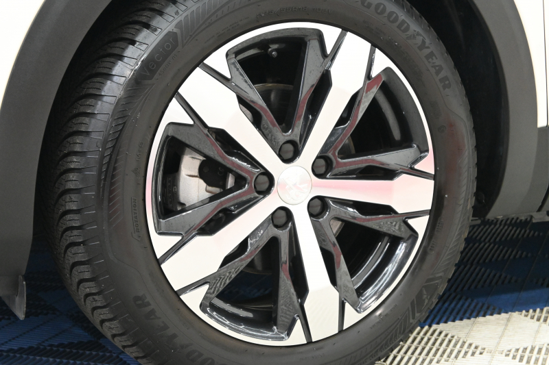 プジョー 3008 3008 GT ｴｸﾞｾﾞｸﾃｨﾌﾞｴﾃﾞｨｼｮﾝ　120台限定 後期ﾓﾃﾞﾙ ACC LKA 黒革 ﾊﾟﾉﾗﾏSR 純正ﾀｯﾁｽｸﾘｰﾝ CarPlay 360ﾋﾞｼﾞｮﾝ 前後ｺｰﾅｰｾﾝｻｰ 純正18ｲﾝﾁAW LEDﾗｲﾄ　新車保証継承可