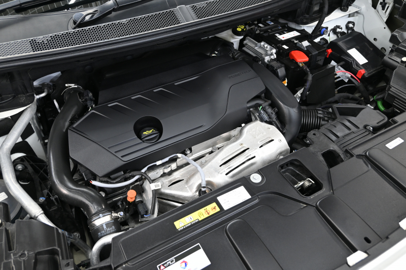 プジョー 3008 3008 GT ｴｸﾞｾﾞｸﾃｨﾌﾞｴﾃﾞｨｼｮﾝ　120台限定 後期ﾓﾃﾞﾙ ACC LKA 黒革 ﾊﾟﾉﾗﾏSR 純正ﾀｯﾁｽｸﾘｰﾝ CarPlay 360ﾋﾞｼﾞｮﾝ 前後ｺｰﾅｰｾﾝｻｰ 純正18ｲﾝﾁAW LEDﾗｲﾄ　新車保証継承可