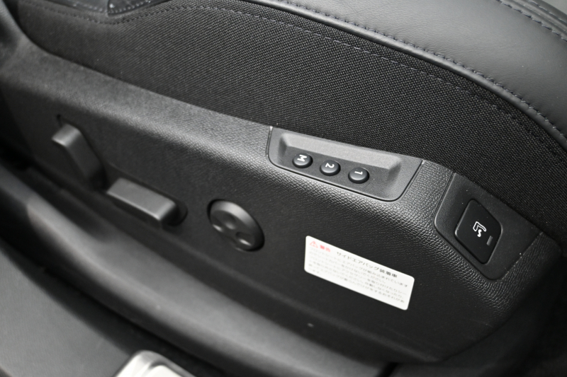 プジョー 3008 3008 GT ｴｸﾞｾﾞｸﾃｨﾌﾞｴﾃﾞｨｼｮﾝ　120台限定 後期ﾓﾃﾞﾙ ACC LKA 黒革 ﾊﾟﾉﾗﾏSR 純正ﾀｯﾁｽｸﾘｰﾝ CarPlay 360ﾋﾞｼﾞｮﾝ 前後ｺｰﾅｰｾﾝｻｰ 純正18ｲﾝﾁAW LEDﾗｲﾄ　新車保証継承可