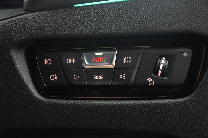 BMW 3シリーズ 320d xDrive ﾂｰﾘﾝｸﾞ Mｽﾎﾟｰﾂ　1ｵｰﾅｰ ACC ﾌﾞﾗｯｸﾊｰﾌﾚｻﾞｰ 純正HDDﾅﾋﾞ CarPlay 360ｶﾒﾗ 18ｲﾝﾁAW 自動ﾄﾗﾝｸ ﾜｲﾔﾚｽﾁｬｰｼﾞ　2年保証付