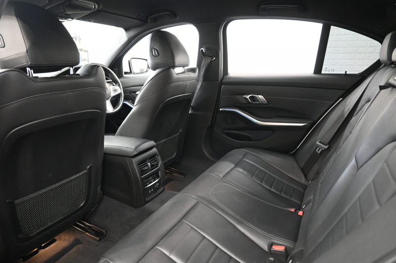 BMW 3シリーズ 320d xDrive Mｽﾎﾟｰﾂ ﾊｲﾗｲﾝPKG　ACC 黒革 純正HDDﾅﾋﾞ CarPlay 360ｶﾒﾗ Mｴｱﾛ&19ｲﾝﾁAW 自動ﾄﾗﾝｸ KW車高調　2年保証付