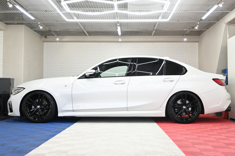 BMW 3シリーズ 320d xDrive Mｽﾎﾟｰﾂ ﾊｲﾗｲﾝPKG　ACC 黒革 純正HDDﾅﾋﾞ CarPlay 360ｶﾒﾗ Mｴｱﾛ&19ｲﾝﾁAW 自動ﾄﾗﾝｸ KW車高調　2年保証付