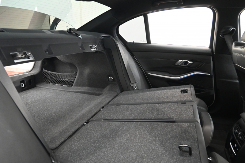 BMW 3シリーズ 320d xDrive Mｽﾎﾟｰﾂ ﾊｲﾗｲﾝPKG　ACC 黒革 純正HDDﾅﾋﾞ CarPlay 360ｶﾒﾗ Mｴｱﾛ&19ｲﾝﾁAW 自動ﾄﾗﾝｸ KW車高調　2年保証付