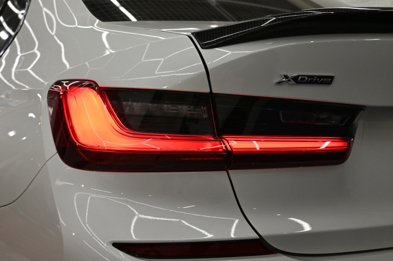 BMW 3シリーズ 320d xDrive Mｽﾎﾟｰﾂ ﾊｲﾗｲﾝPKG　ACC 黒革 純正HDDﾅﾋﾞ CarPlay 360ｶﾒﾗ Mｴｱﾛ&19ｲﾝﾁAW 自動ﾄﾗﾝｸ KW車高調　2年保証付