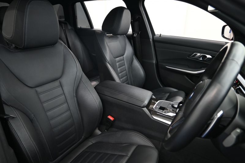 BMW 3シリーズ 320i ﾂｰﾘﾝｸﾞ Mｽﾎﾟｰﾂ ﾊｲﾗｲﾝPKG　ACC 黒革 純正HDDﾅﾋﾞ CarPlay 360ｶﾒﾗ Mｴｱﾛ&18ｲﾝﾁAW 自動ﾄﾗﾝｸ ﾜｲﾔﾚｽﾁｬｰｼﾞ　2年保証付