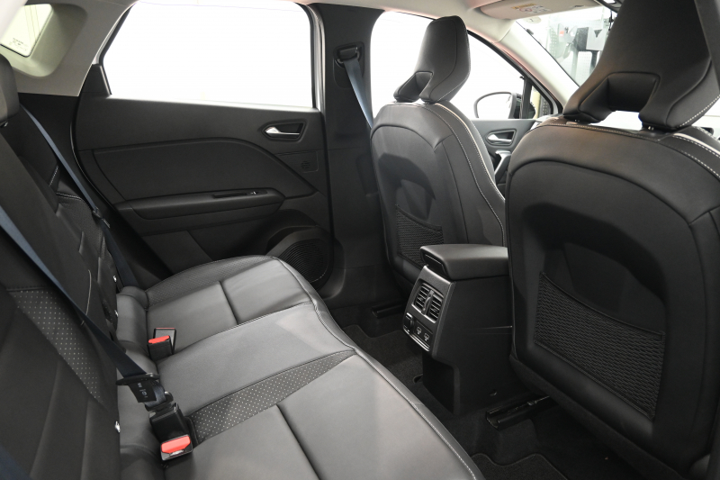 ルノー キャプチャー ｲﾝﾃﾝｽﾃｯｸﾊﾟｯｸ　Pｽﾀ ACC ECO ｱｸﾃｨﾌﾞﾌﾞﾚｰｷ 黒革 ｼｰﾄﾋｰﾀｰ BTｵｰﾃﾞｨｵ CarPlay 純正18ｲﾝﾁAW ﾌﾞﾗｲﾝﾄﾞｽﾎﾟｯﾄﾓﾆﾀｰ LEDﾗｲﾄ 　2年保証付