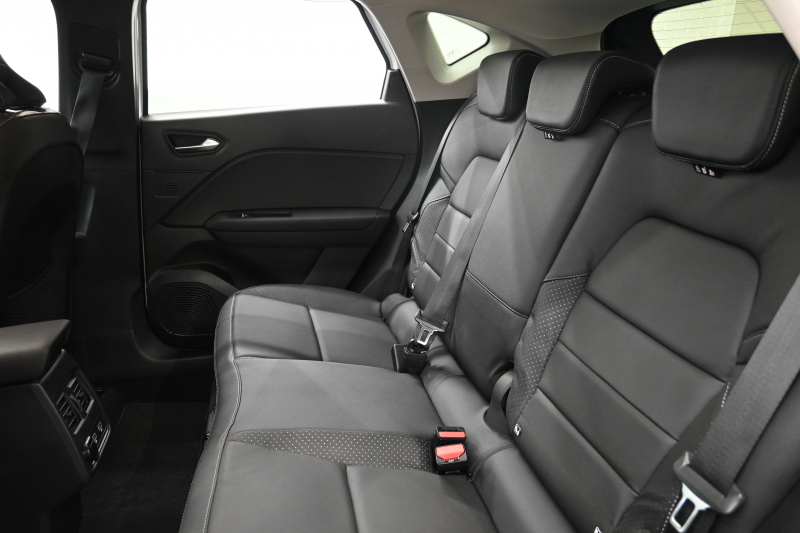 ルノー キャプチャー ｲﾝﾃﾝｽﾃｯｸﾊﾟｯｸ　Pｽﾀ ACC ECO ｱｸﾃｨﾌﾞﾌﾞﾚｰｷ 黒革 ｼｰﾄﾋｰﾀｰ BTｵｰﾃﾞｨｵ CarPlay 純正18ｲﾝﾁAW ﾌﾞﾗｲﾝﾄﾞｽﾎﾟｯﾄﾓﾆﾀｰ LEDﾗｲﾄ 　2年保証付