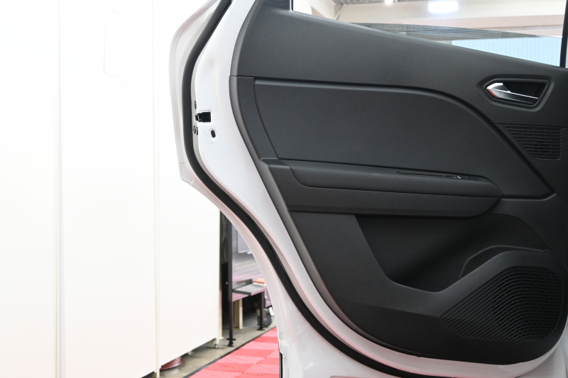 ルノー キャプチャー ｲﾝﾃﾝｽﾃｯｸﾊﾟｯｸ　Pｽﾀ ACC ECO ｱｸﾃｨﾌﾞﾌﾞﾚｰｷ 黒革 ｼｰﾄﾋｰﾀｰ BTｵｰﾃﾞｨｵ CarPlay 純正18ｲﾝﾁAW ﾌﾞﾗｲﾝﾄﾞｽﾎﾟｯﾄﾓﾆﾀｰ LEDﾗｲﾄ 　2年保証付