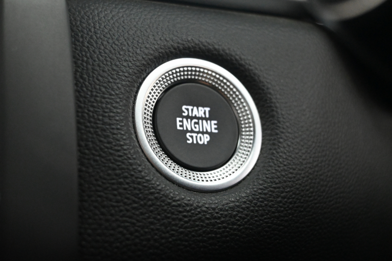 ルノー キャプチャー ｲﾝﾃﾝｽﾃｯｸﾊﾟｯｸ　Pｽﾀ ACC ECO ｱｸﾃｨﾌﾞﾌﾞﾚｰｷ 黒革 ｼｰﾄﾋｰﾀｰ BTｵｰﾃﾞｨｵ CarPlay 純正18ｲﾝﾁAW ﾌﾞﾗｲﾝﾄﾞｽﾎﾟｯﾄﾓﾆﾀｰ LEDﾗｲﾄ 　2年保証付