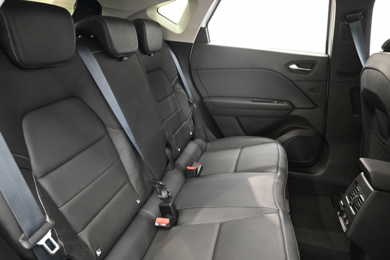 ルノー キャプチャー ｲﾝﾃﾝｽﾃｯｸﾊﾟｯｸ　Pｽﾀ ACC ECO ｱｸﾃｨﾌﾞﾌﾞﾚｰｷ 黒革 ｼｰﾄﾋｰﾀｰ BTｵｰﾃﾞｨｵ CarPlay 純正18ｲﾝﾁAW ﾌﾞﾗｲﾝﾄﾞｽﾎﾟｯﾄﾓﾆﾀｰ LEDﾗｲﾄ 　2年保証付