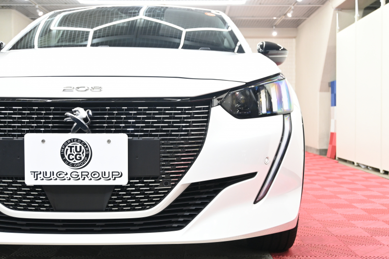 プジョー 208 GT　1ｵｰﾅｰ ACC LPA LKA BSM Pｽﾀ ECO ﾊｰﾌﾚｻﾞｰ 7ｲﾝﾁﾀｯﾁｽｸﾘｰﾝ CarPlay Bｶﾒﾗ 17ｲﾝﾁAW ﾌﾙLEDﾗｲﾄ　新車保証継承可