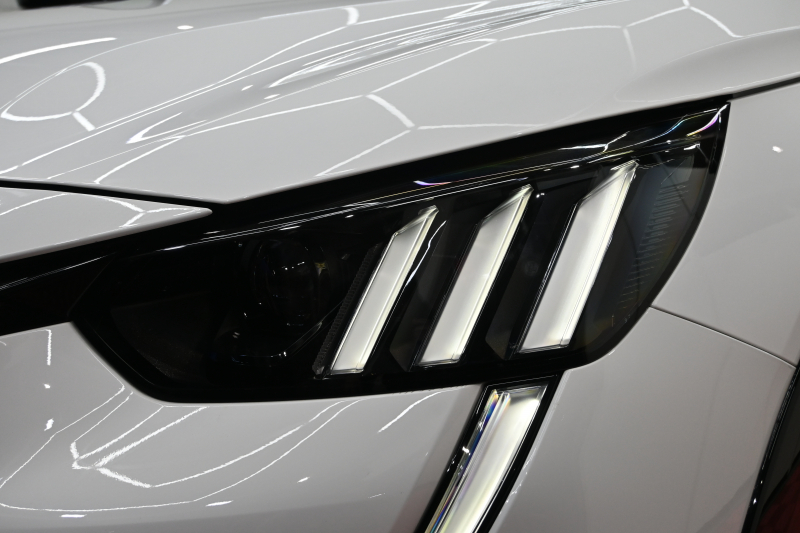 プジョー 208 GT　1ｵｰﾅｰ ACC LPA LKA BSM Pｽﾀ ECO ﾊｰﾌﾚｻﾞｰ 7ｲﾝﾁﾀｯﾁｽｸﾘｰﾝ CarPlay Bｶﾒﾗ 17ｲﾝﾁAW ﾌﾙLEDﾗｲﾄ　新車保証継承可