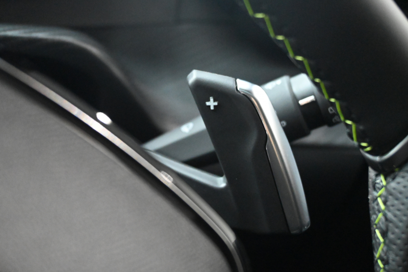 プジョー 208 GT　1ｵｰﾅｰ ACC LPA LKA BSM Pｽﾀ ECO ﾊｰﾌﾚｻﾞｰ 7ｲﾝﾁﾀｯﾁｽｸﾘｰﾝ CarPlay Bｶﾒﾗ 17ｲﾝﾁAW ﾌﾙLEDﾗｲﾄ　新車保証継承可