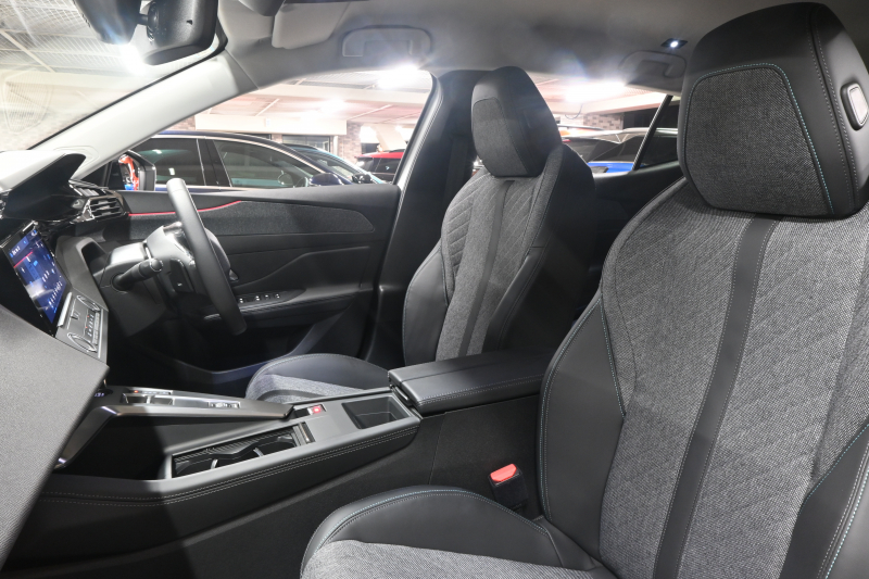 プジョー 408 ｱﾘｭｰﾙ 1ｵｰﾅｰ Iｽﾄｯﾌﾟ ACC ｺﾝﾋﾞ革 carplay Bｶﾒﾗ LEDﾍｯﾄﾞﾗｲﾄ 純正19AW 2年保証