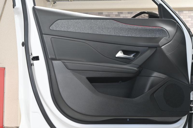 プジョー 408 ｱﾘｭｰﾙ 1ｵｰﾅｰ Iｽﾄｯﾌﾟ ACC ｺﾝﾋﾞ革 carplay Bｶﾒﾗ LEDﾍｯﾄﾞﾗｲﾄ 純正19AW 2年保証