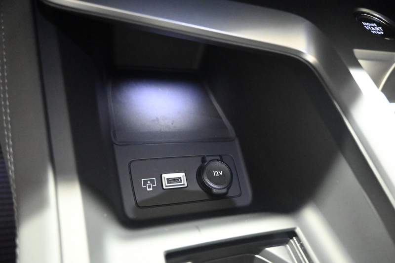 プジョー 408 ｱﾘｭｰﾙ 1ｵｰﾅｰ Iｽﾄｯﾌﾟ ACC ｺﾝﾋﾞ革 carplay Bｶﾒﾗ LEDﾍｯﾄﾞﾗｲﾄ 純正19AW 2年保証