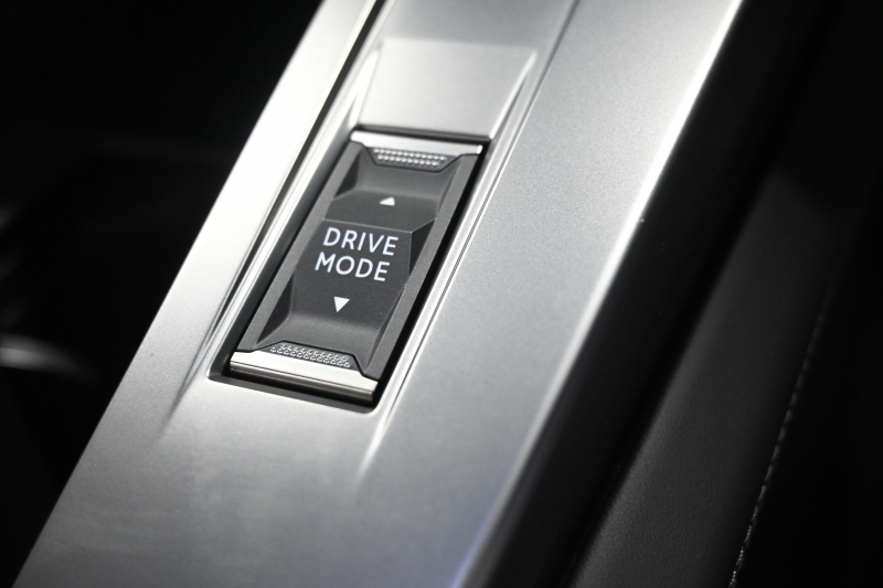 プジョー 408 ｱﾘｭｰﾙ 1ｵｰﾅｰ Iｽﾄｯﾌﾟ ACC ｺﾝﾋﾞ革 carplay Bｶﾒﾗ LEDﾍｯﾄﾞﾗｲﾄ 純正19AW 2年保証