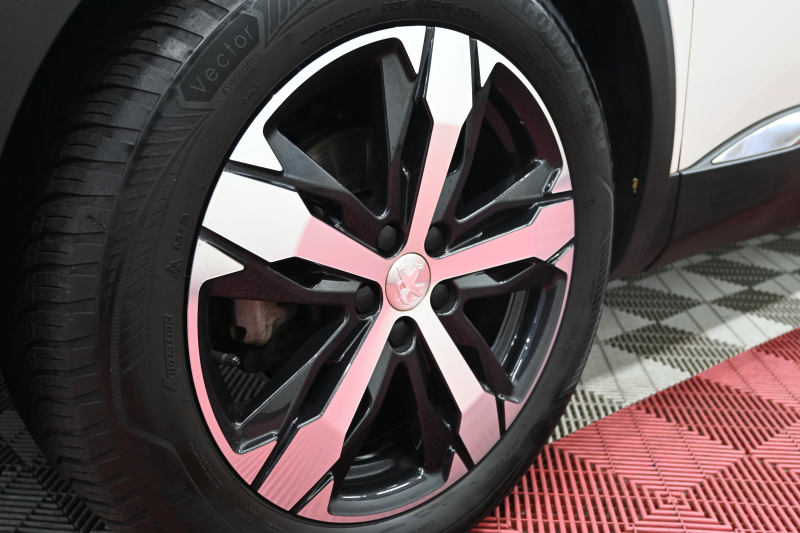 プジョー 5008 5008 GT ﾌﾞﾙｰHDi ﾚｯﾄﾞﾅｯﾊﾟ　特別仕様 後期ﾓﾃﾞﾙ ACC LKA 赤革 ﾊﾟﾉﾗﾏSR 純正ﾅﾋﾞTV CarPlay 360ﾋﾞｼﾞｮﾝ 前後ｺｰﾅｰｾﾝｻｰ 純正18ｲﾝﾁAW LEDﾗｲﾄ　2年保証付