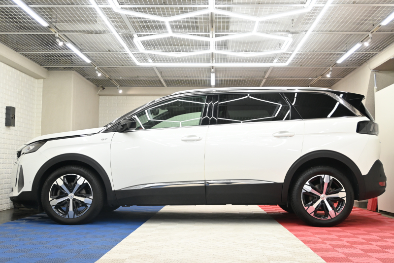 プジョー 5008 5008 GT ﾌﾞﾙｰHDi ﾚｯﾄﾞﾅｯﾊﾟ　特別仕様 後期ﾓﾃﾞﾙ ACC LKA 赤革 ﾊﾟﾉﾗﾏSR 純正ﾅﾋﾞTV CarPlay 360ﾋﾞｼﾞｮﾝ 前後ｺｰﾅｰｾﾝｻｰ 純正18ｲﾝﾁAW LEDﾗｲﾄ　2年保証付