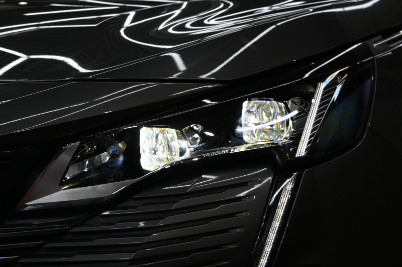 プジョー 3008 3008 GT　後期ﾓﾃﾞﾙ ACC LKA ﾊｰﾌ革 ﾊﾟﾉﾗﾏSR 純正ﾀｯﾁｽｸﾘｰﾝ CarPlay Bｶﾒﾗ 前後ｺｰﾅｰｾﾝｻｰ 純正18ｲﾝﾁAW LEDﾗｲﾄ　2年保証付