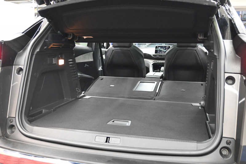 プジョー 3008 3008 GT　後期ﾓﾃﾞﾙ ACC LKA ﾊｰﾌ革 ﾊﾟﾉﾗﾏSR 純正ﾀｯﾁｽｸﾘｰﾝ CarPlay Bｶﾒﾗ 前後ｺｰﾅｰｾﾝｻｰ 純正18ｲﾝﾁAW LEDﾗｲﾄ　2年保証付