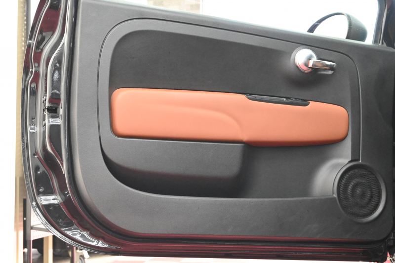 アバルト 595 ｺﾝﾍﾟﾃｨﾂｨｵｰﾈ　正規D車 左H 5速MT Sabeltｽﾎﾟｰﾂｼｰﾄ 純正OPﾅﾋﾞTV ﾌﾙｾｸﾞ Bｶﾒﾗ 17ｲﾝﾁAW ﾚｯﾄﾞｷｬﾘﾊﾟｰ ﾚｺｰﾄﾞﾓﾝﾂｧ　2年保証付