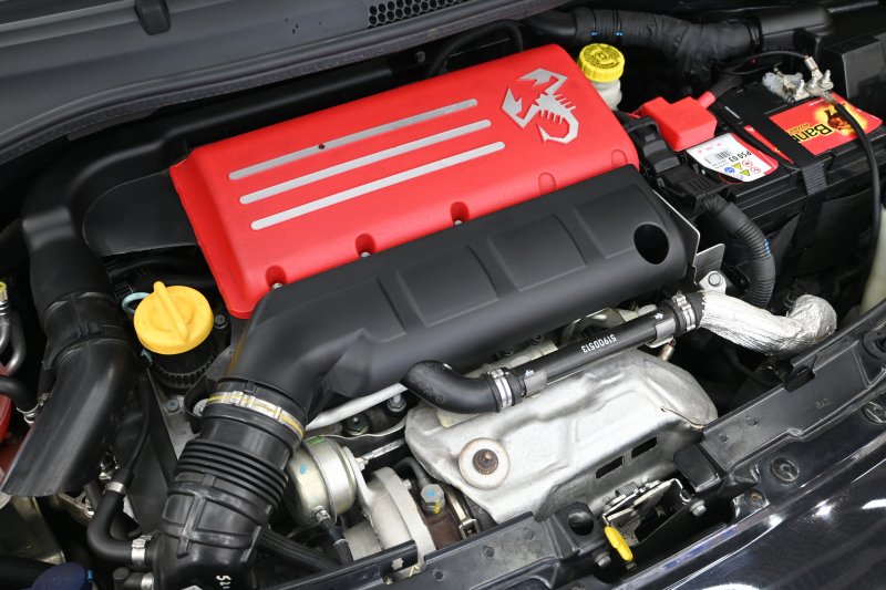 アバルト 595 ｺﾝﾍﾟﾃｨﾂｨｵｰﾈ　正規D車 左H 5速MT Sabeltｽﾎﾟｰﾂｼｰﾄ 純正OPﾅﾋﾞTV ﾌﾙｾｸﾞ Bｶﾒﾗ 17ｲﾝﾁAW ﾚｯﾄﾞｷｬﾘﾊﾟｰ ﾚｺｰﾄﾞﾓﾝﾂｧ　2年保証付