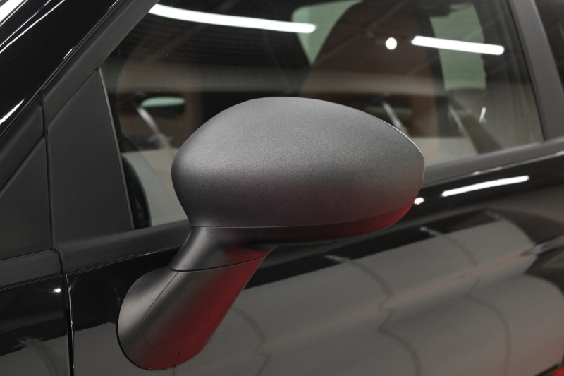 アバルト 595 ｺﾝﾍﾟﾃｨﾂｨｵｰﾈ　正規D車 左H 5速MT Sabeltｽﾎﾟｰﾂｼｰﾄ 純正OPﾅﾋﾞTV ﾌﾙｾｸﾞ Bｶﾒﾗ 17ｲﾝﾁAW ﾚｯﾄﾞｷｬﾘﾊﾟｰ ﾚｺｰﾄﾞﾓﾝﾂｧ　2年保証付