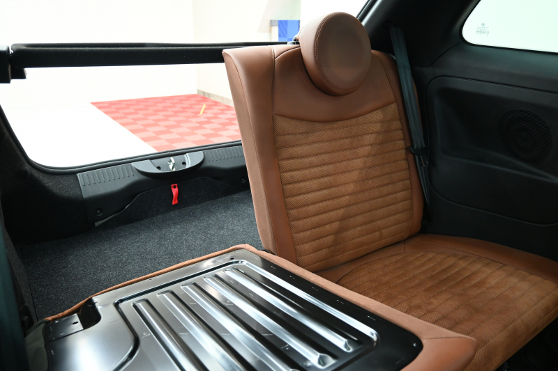 アバルト 595 ｺﾝﾍﾟﾃｨﾂｨｵｰﾈ　正規D車 左H 5速MT Sabeltｽﾎﾟｰﾂｼｰﾄ 純正OPﾅﾋﾞTV ﾌﾙｾｸﾞ Bｶﾒﾗ 17ｲﾝﾁAW ﾚｯﾄﾞｷｬﾘﾊﾟｰ ﾚｺｰﾄﾞﾓﾝﾂｧ　2年保証付