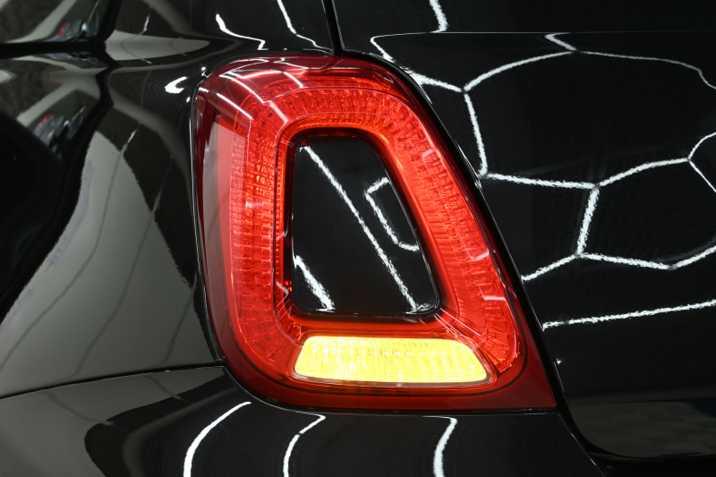 アバルト 595 ｺﾝﾍﾟﾃｨﾂｨｵｰﾈ　正規D車 左H 5速MT Sabeltｽﾎﾟｰﾂｼｰﾄ 純正OPﾅﾋﾞTV ﾌﾙｾｸﾞ Bｶﾒﾗ 17ｲﾝﾁAW ﾚｯﾄﾞｷｬﾘﾊﾟｰ ﾚｺｰﾄﾞﾓﾝﾂｧ　2年保証付