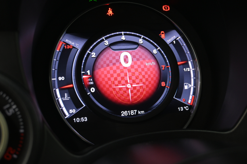 アバルト 595 ｺﾝﾍﾟﾃｨﾂｨｵｰﾈ　正規D車 左H 5速MT Sabeltｽﾎﾟｰﾂｼｰﾄ 純正OPﾅﾋﾞTV ﾌﾙｾｸﾞ Bｶﾒﾗ 17ｲﾝﾁAW ﾚｯﾄﾞｷｬﾘﾊﾟｰ ﾚｺｰﾄﾞﾓﾝﾂｧ　2年保証付